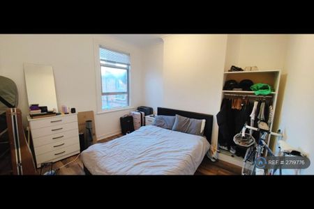 4 bedroom maisonette to rent - Photo 2