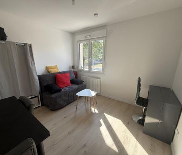 Location Appartement 1 pièce Meublé 15m² PIERRE BENITE 69310 - Photo 1