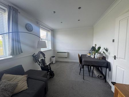2 bedroom flat to rent - Photo 4
