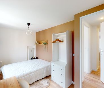 BERGOUGNAN N Roommate 3 Bedrooms at Clermont Ferrand - Photo 2