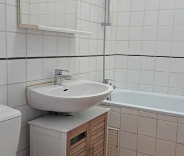 Location Appartement 2 pièces 34m² NIMES 30000 - Photo 6