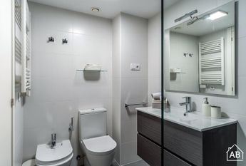 Modern 2-Bedroom Apartment in Poblenou with Balcony