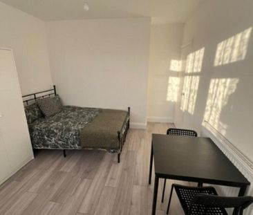 7 bedroom terraced house to rent - Photo 5