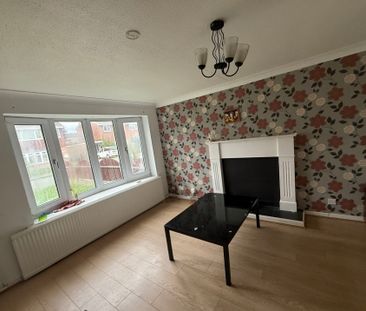 3 bedroom semi-detached house to rent - Photo 2