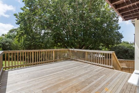 Spacious Townhouse with Bonus Rumpus Room & Multiple Outdoor Areas - Photo 3