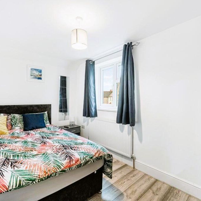 1 bedroom in a house share to rent - Photo 1