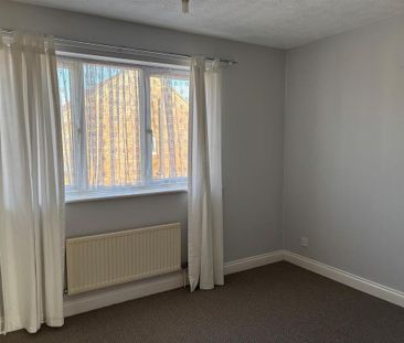 2 bedroom semi-detached house to rent - Photo 3
