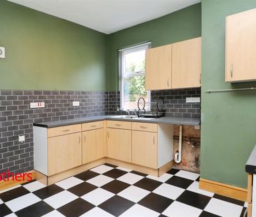 3 bed end of terrace house to rent in Cliffield Road, Mexborough, S64 - Photo 2