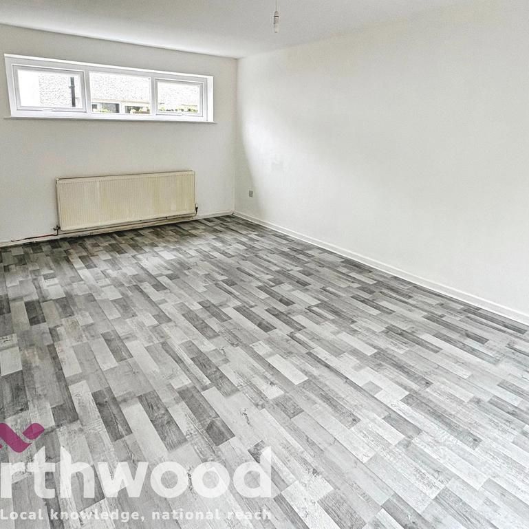 3 bedroom end of terrace house to rent - Photo 1