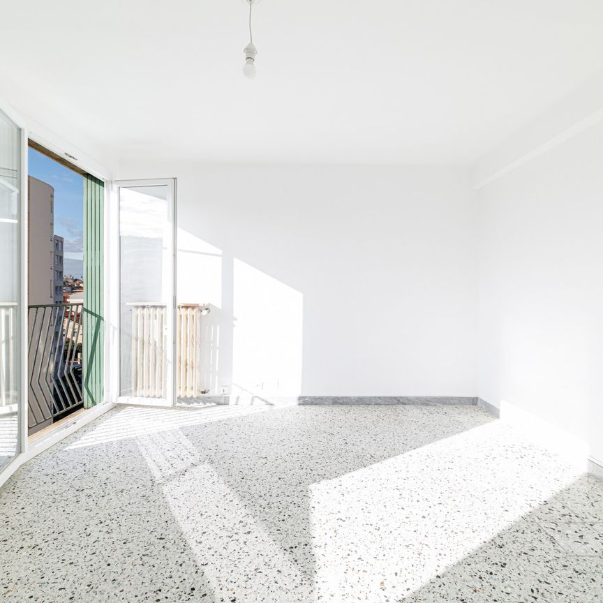 Location Appartement 3 pièces 56m² NICE 06300 - Photo 1