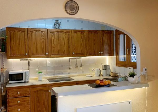 Villa for rent with 3 bedrooms and pool in Calpe for the winter season.