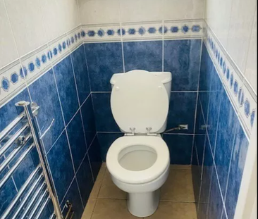 4 bedroom semi-detached house to rent - Photo 4