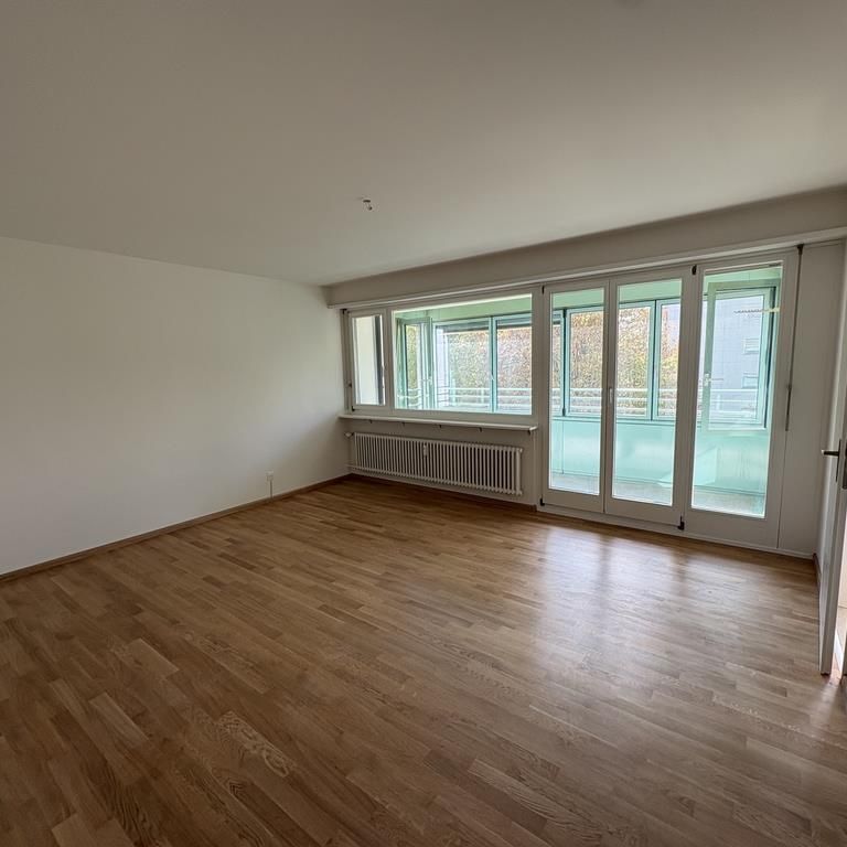 Helle und zentral gelegene 3.5 Zimmerwohnung im 4. OG - Photo 1