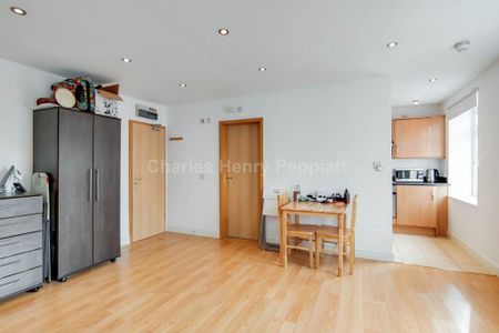 Studio to rent - Photo 3