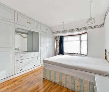 Mornington Crescent, Cranford, TW5 - Photo 3