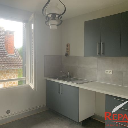 Location Appartement 3 pièces 64m² OBJAT 19130 - Photo 3