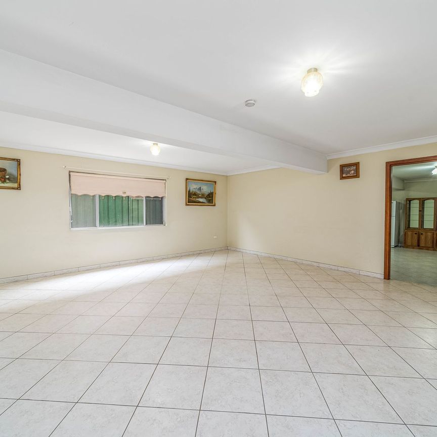 NDIS Suitable - Large Family Home in Prime Liverpool Location - Photo 1