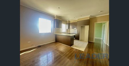 Huge one bedroom apartment Plus Study - Photo 2