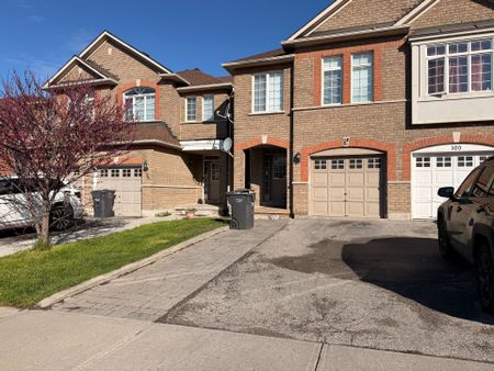 For Lease - 98 Marycroft (Upper) Court, Brampton, Ontario - Photo 2