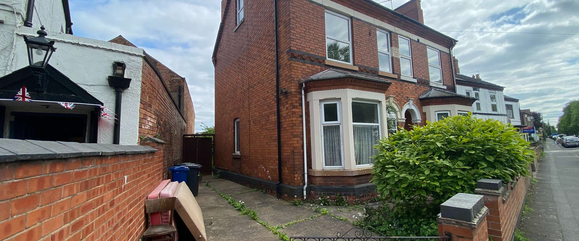 Tamworth Road Room 3 - Photo 1