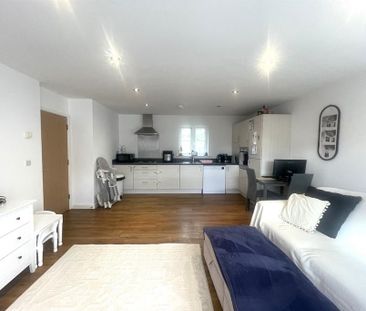 2 bedroom apartment to rent - Photo 3