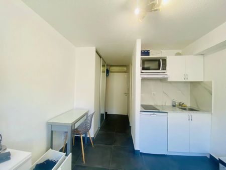 Location Appartement 1 pièce 15m² NICE 06000 - Photo 2