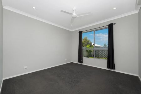 6 Hestia Street, Burdell. - Photo 3