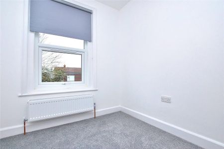 4 bedroom semi-detached house to rent - Photo 4