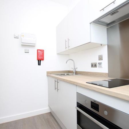 Studio to rent - Photo 3