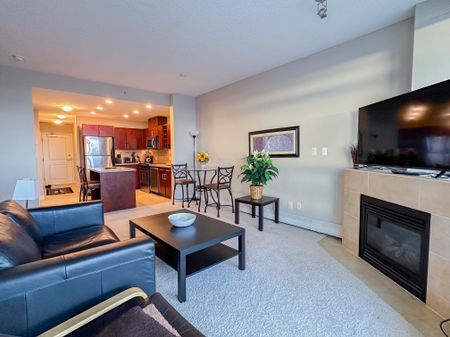 Fully Furnished 2 Bed Condo In Shaganappi Sw | Parking Included | In Suite Laundry | Ac - Photo 2
