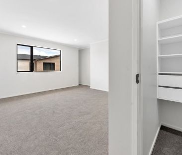 Home in Bucklands Beach - Good School Zones - Photo 1