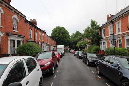 1 bedroom in a house share to rent - Photo 5