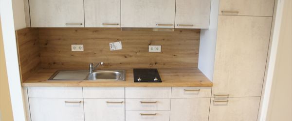 Service-Wohnen mit Einbauküche & Terrasse! - Photo 1