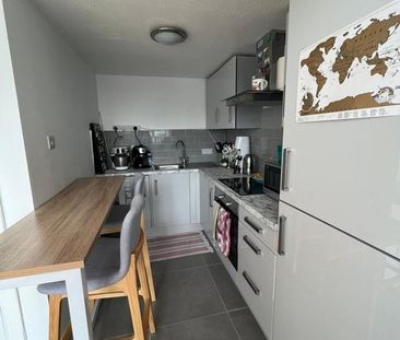 1 Bed Maisonette, Aland Court, SE16 - Photo 6