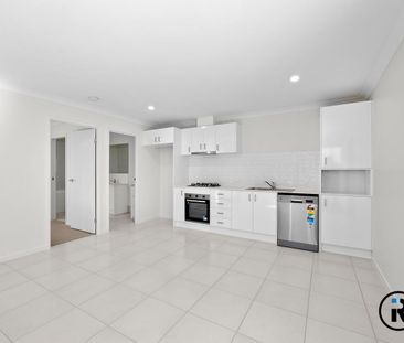 Neat & Modern 1-Bedroom Unit with Private Yard - Photo 2