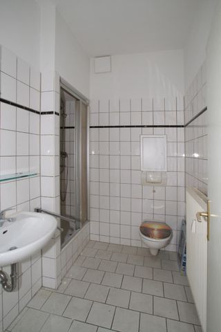 Kleine 4 Zi-Wohnung mit attraktivem Laminat – ID 321 - Photo 2