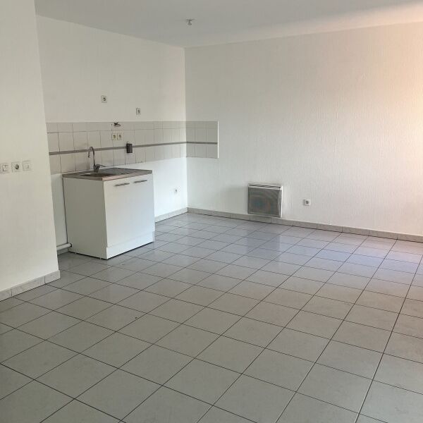 Location Appartement 3 pièces 67m² MARSEILLE 10ème - Photo 1