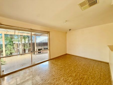 8 Macks Place, Hoppers Crossing VIC, Belconnen - Photo 5
