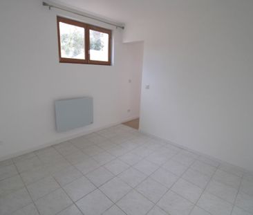 Location Appartement 2 pièces 27m² CHAILLY EN BIERE 77930 - Photo 4
