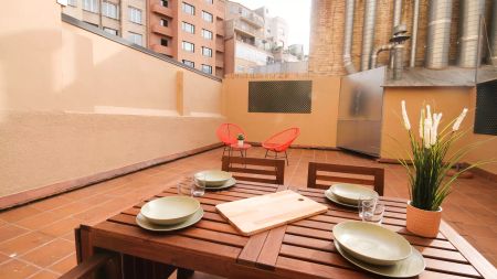 Room in a shared 6-bedroom apartment for rent in Vila de Gràcia, bills included - Photo 3