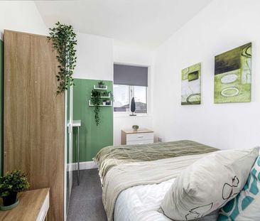 🌟 Stylish Ground Floor Double Room with Private Entrance & Off-Suit... - Photo 4