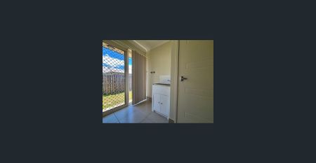 Modern 4 Bedroom Home in Peaceful suburb Glen Eden - Photo 4