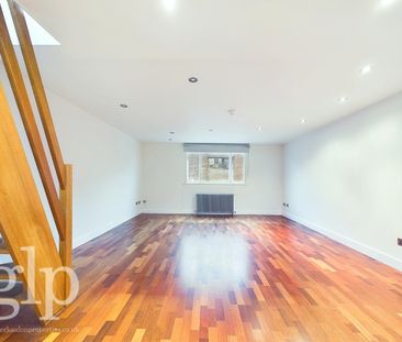 2 Bedroom Flat, Earlham Street, Covent Garden, WC2H - Photo 2