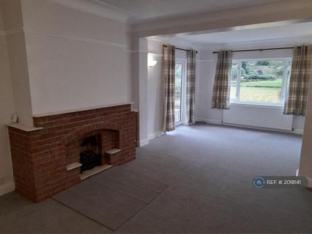 5 bedroom detached house to rent - Photo 2