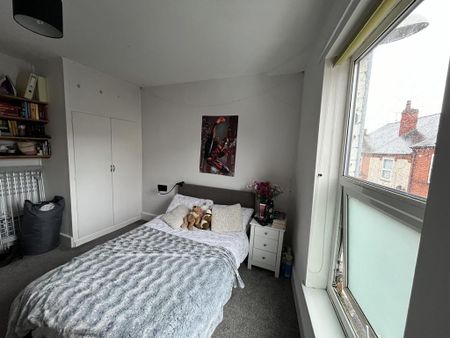 3 bedroom end of terrace house to rent - Photo 3