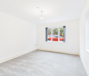 4 bedroom detached house to rent - Photo 4