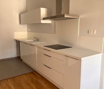 Location Appartement 3 pièces 81m² - Photo 3