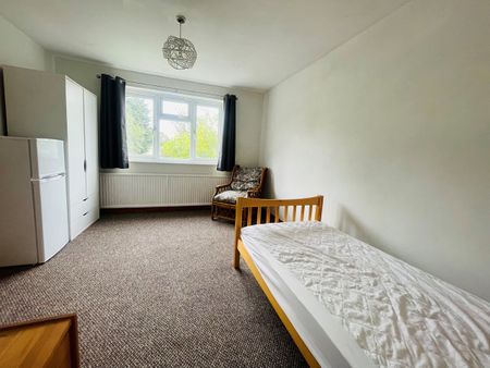 Room in a Shared House, Arundel Road, LU4 - Photo 2