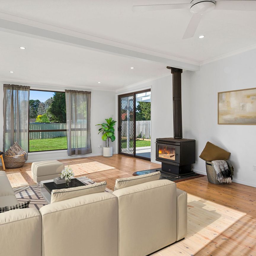 Warm & Inviting Family Home - Photo 1