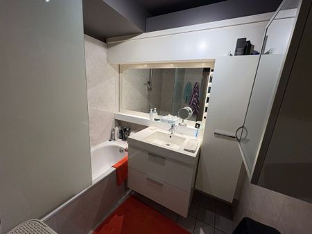 Zeer ruim 2 slaapkamer appartement te huur te Oostende! - Photo 5